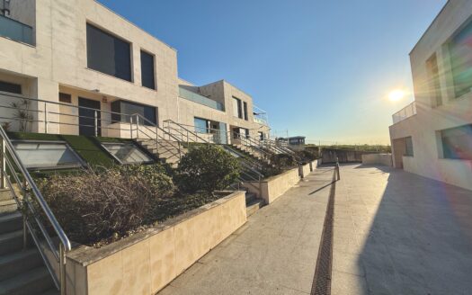 Chalet adosado con vistas al mar en Cueto-Valdenoja