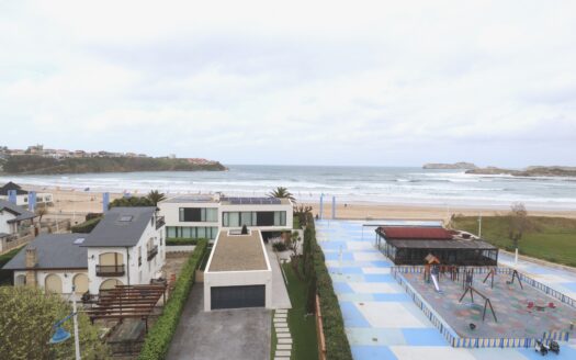 Primera línea de playa en Suances